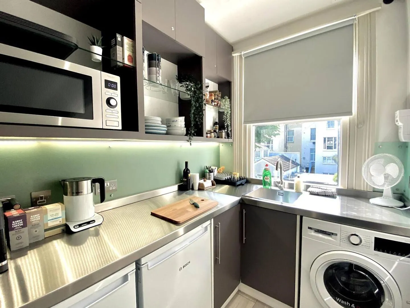 Apt 08 Beachside Beauty Central Studio Steps From Cafes Hove 0*,  Royaume-Uni