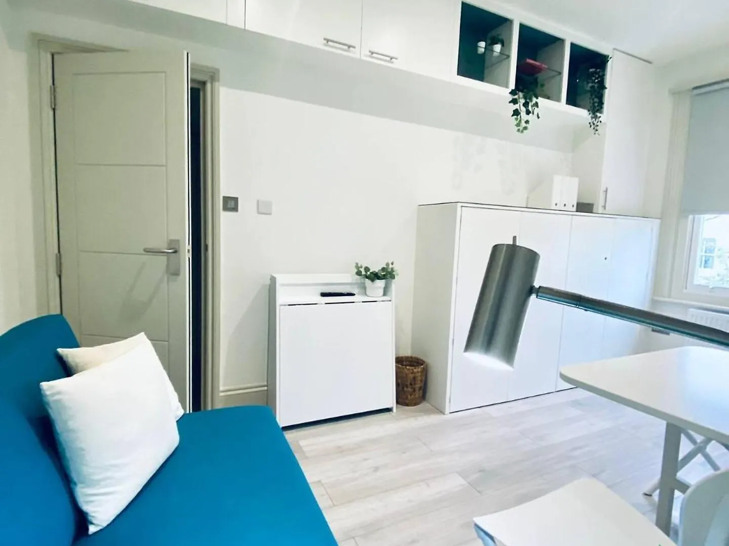 Appartement Apt 08 Beachside Beauty Central Studio Steps From Cafes Hove Royaume-Uni